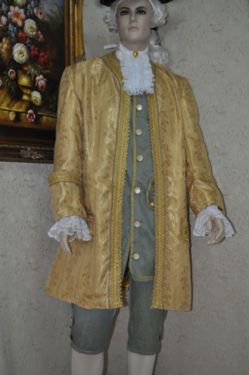 Costume