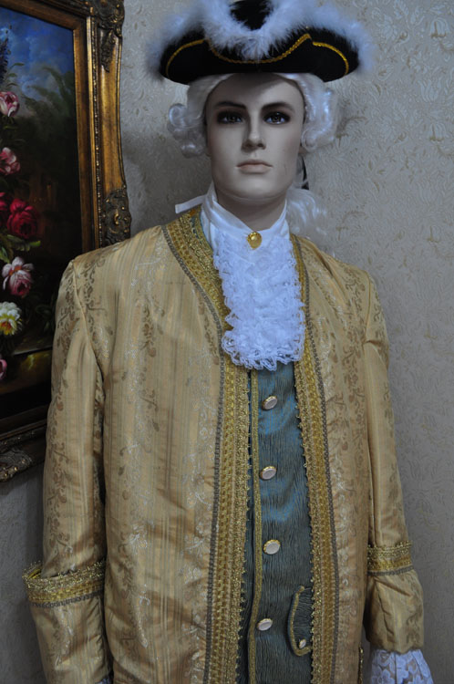 Costume