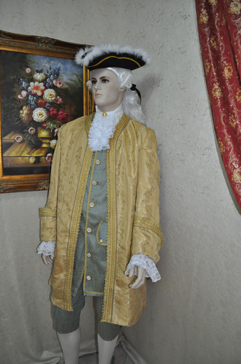 Costume