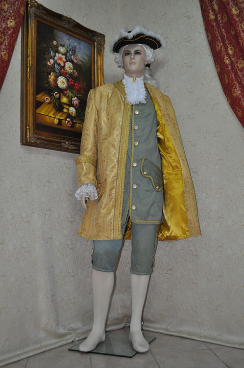 Costume