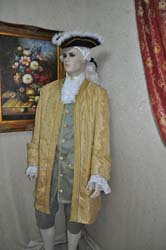 Costume