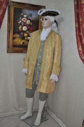 Costume