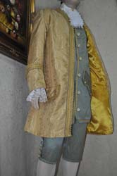 Costume