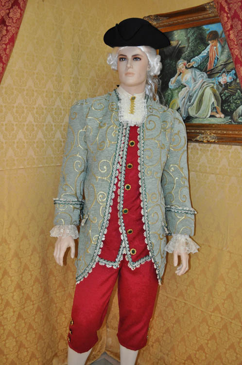 Costume
