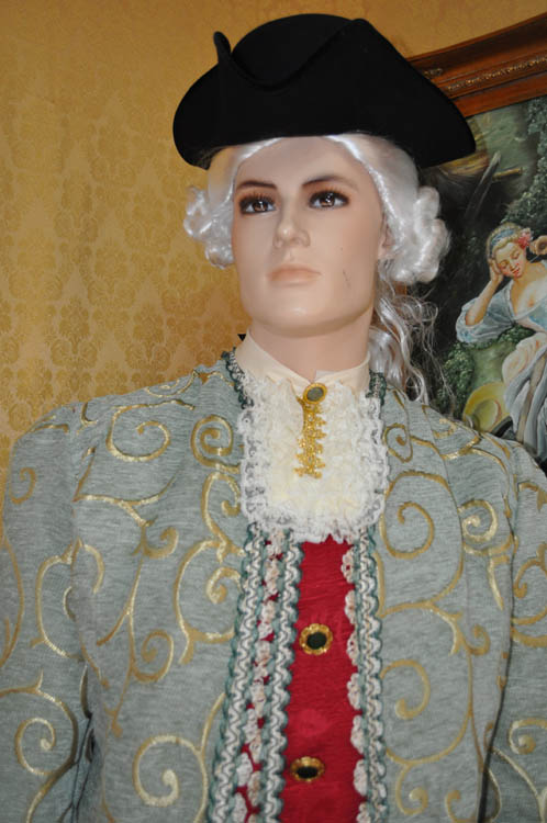 Costume