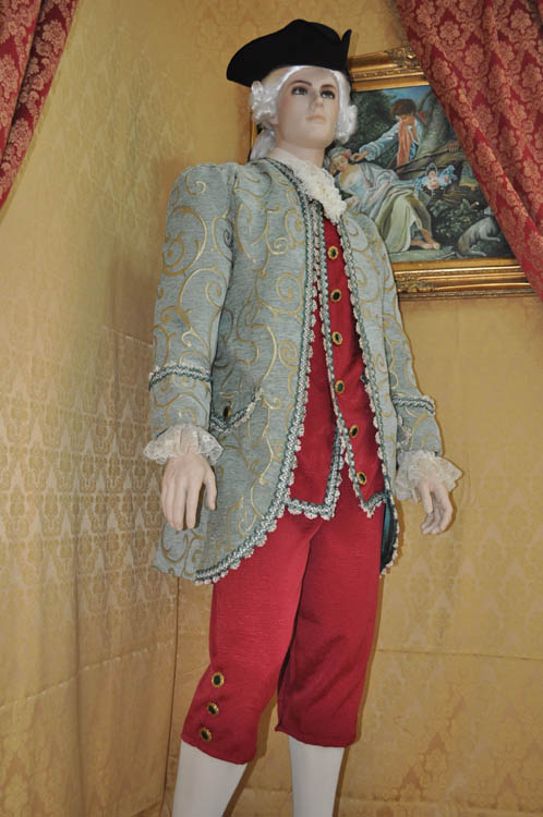 Costume