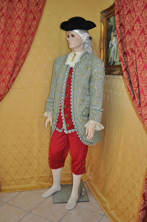 Costume