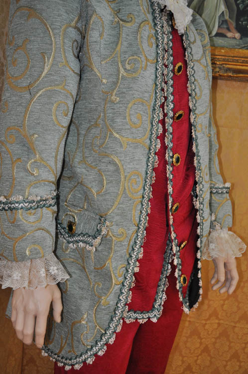 Costume