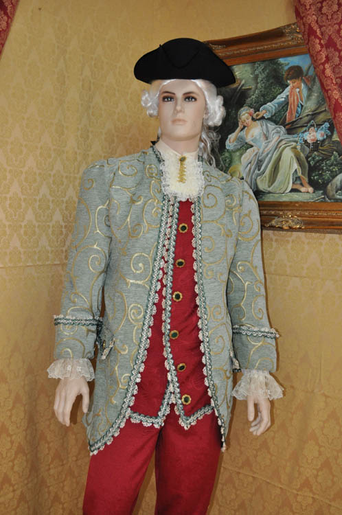 Costume