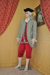 Costume