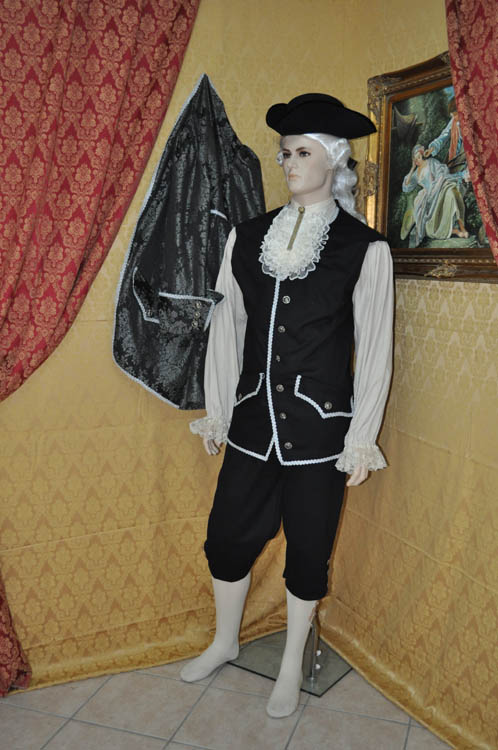 Costume