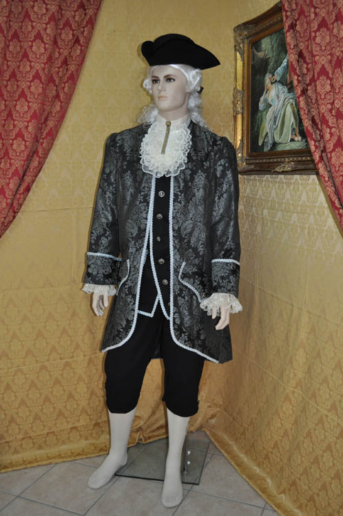 Costume