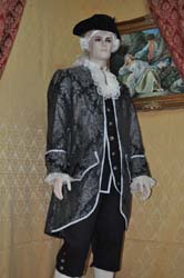 Costume