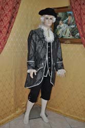 Costume