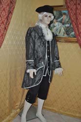 Costume