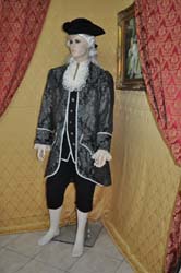 Costume
