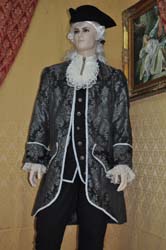 Costume