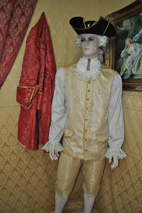 Costume