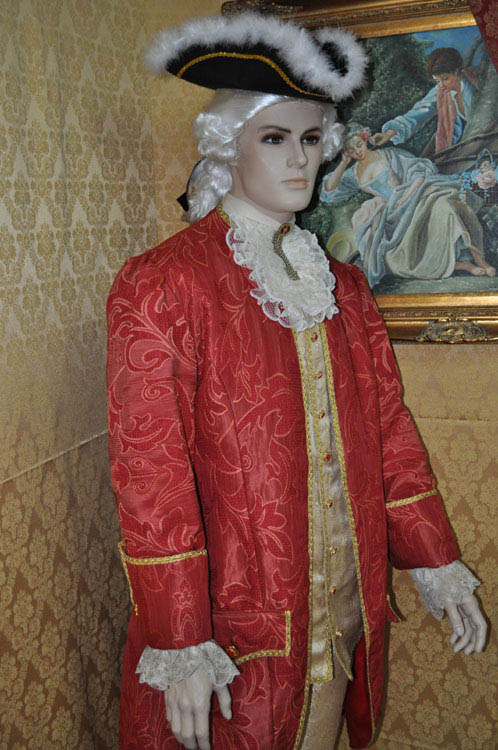 Costume