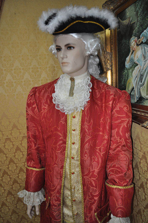 Costume