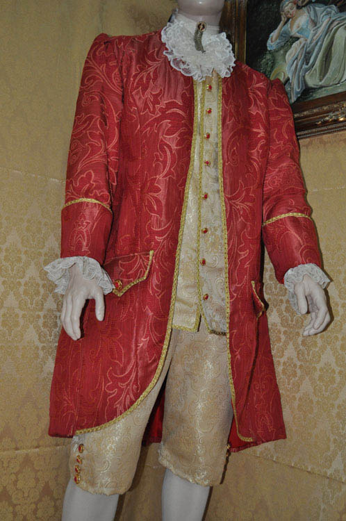 Costume