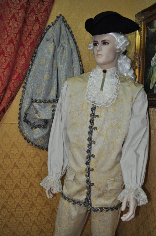 Costume