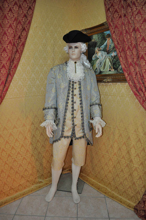 Costume