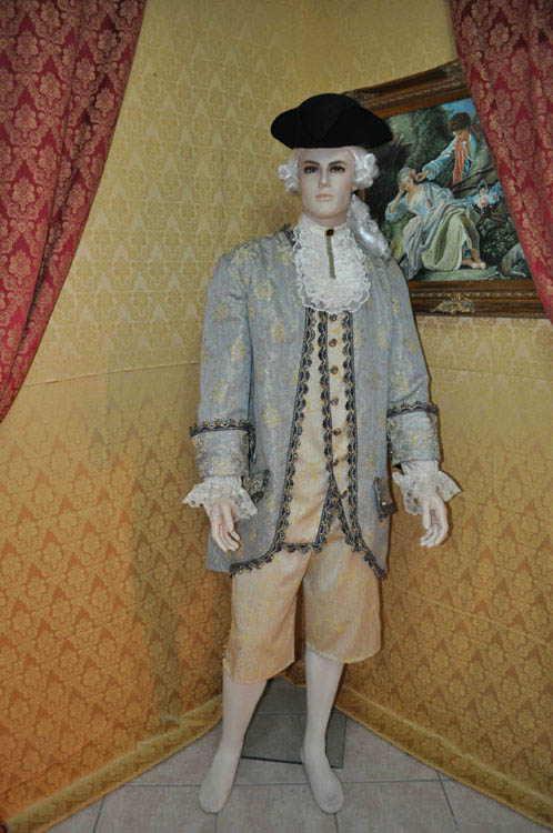 Costume