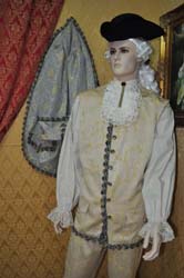 Costume