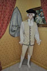 Costume