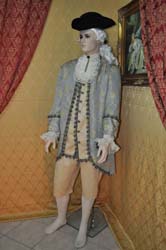 Costume