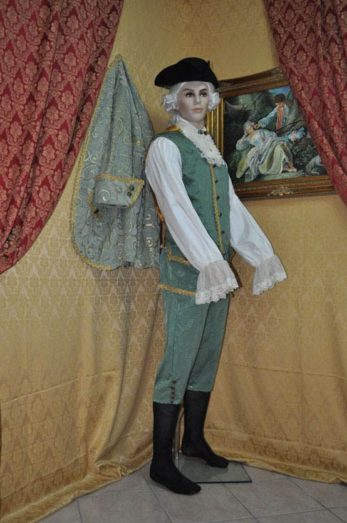 Costume