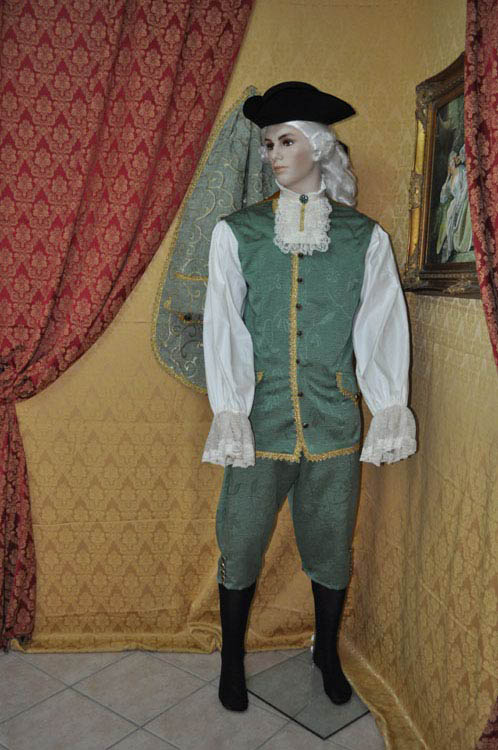 Costume