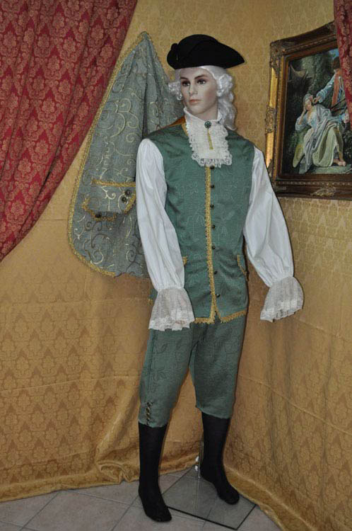 Costume