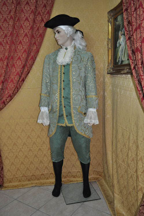 Costume
