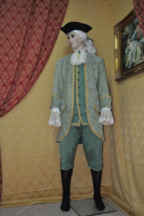 Costume