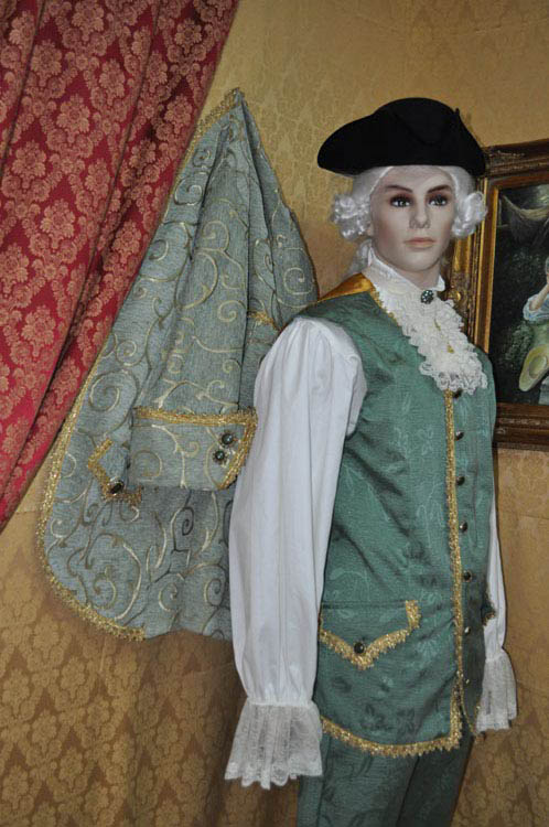 Costume