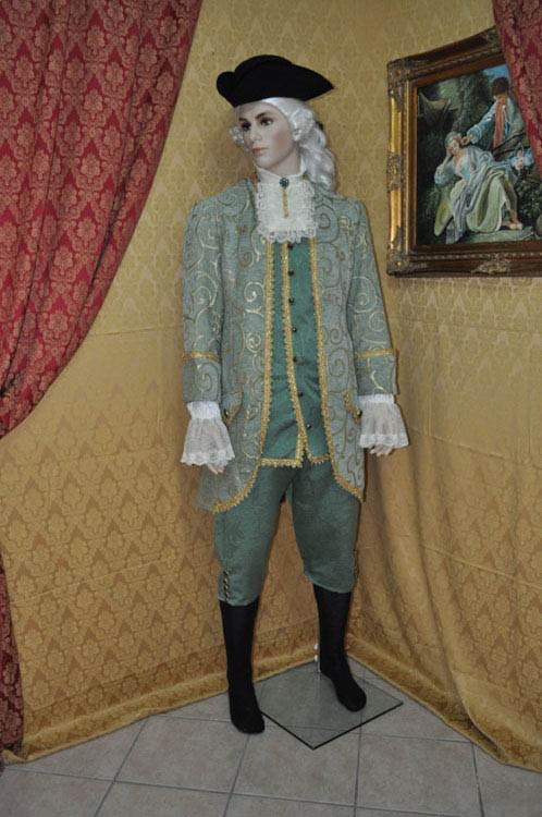 Costume
