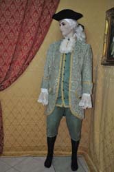 Costume