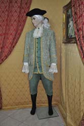 Costume