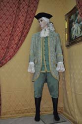Costume
