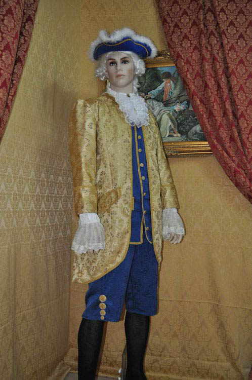 Costume
