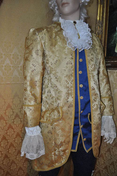 Costume