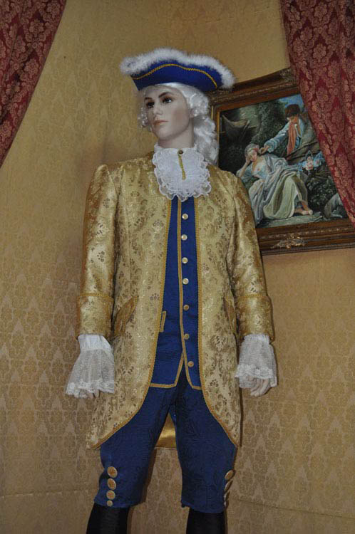 Costume
