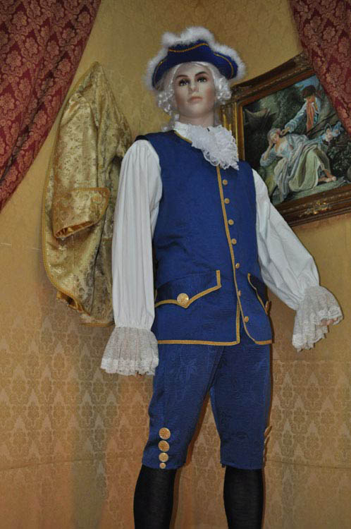 Costume