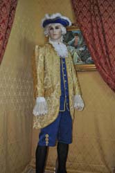 Costume