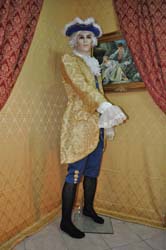 Costume