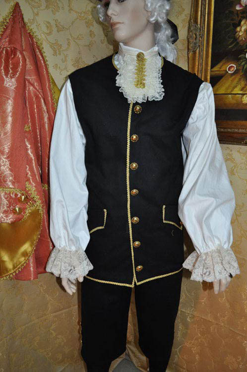 Costume