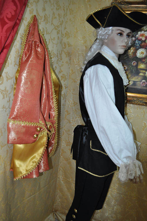 Costume