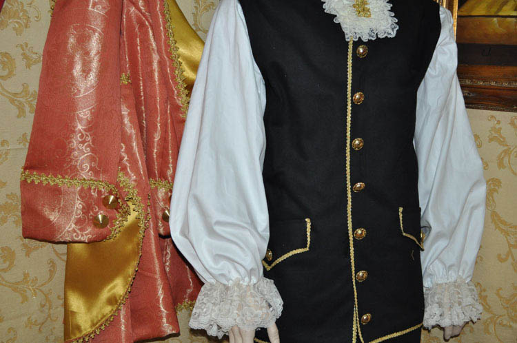 Costume
